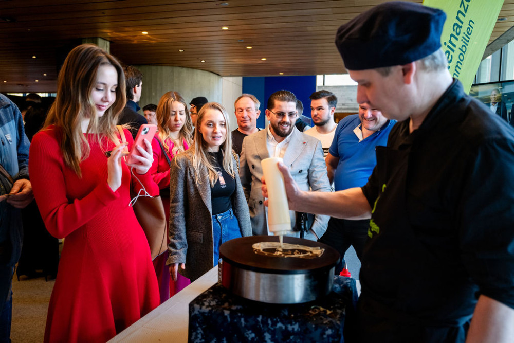 Pancake-Künstler auf einer Messe