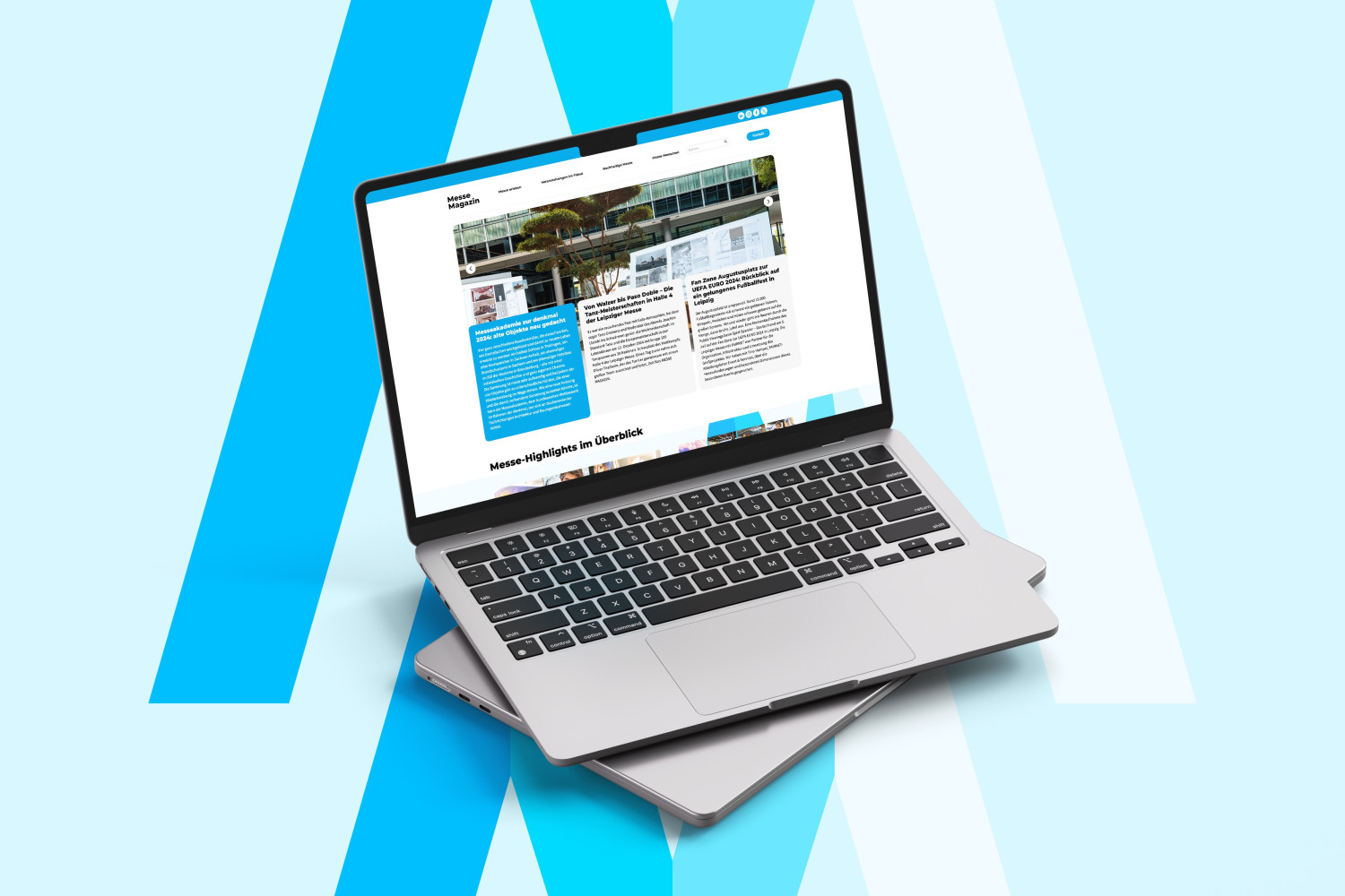 Ein Laptop vorm Hintergrund des Doppel-M der Leipziger Messe. Auf dem Bildschirm ist das Messe Magazin geöffnet.