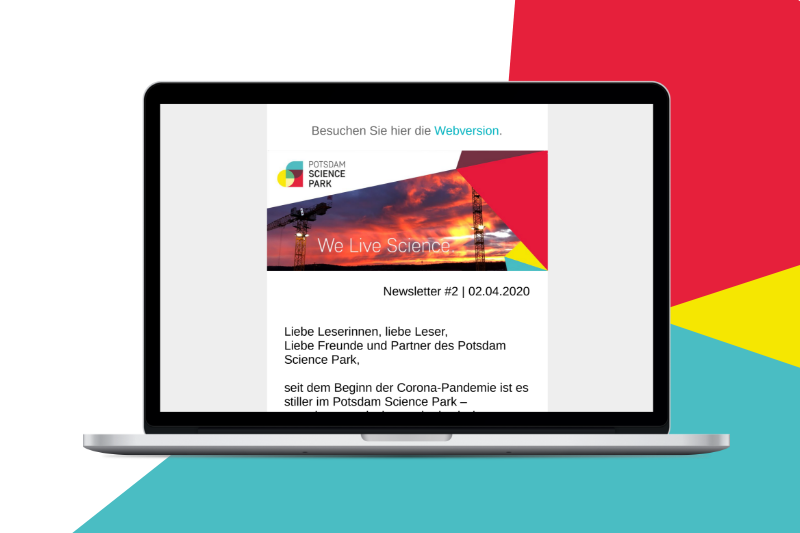 Ein Laptop, auf dem ein Newsletter des Potsam Science Parks geöffnet ist